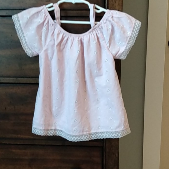 DKNY & Self Esteem 2 tops and a pair of shorts - Picture 7 of 7